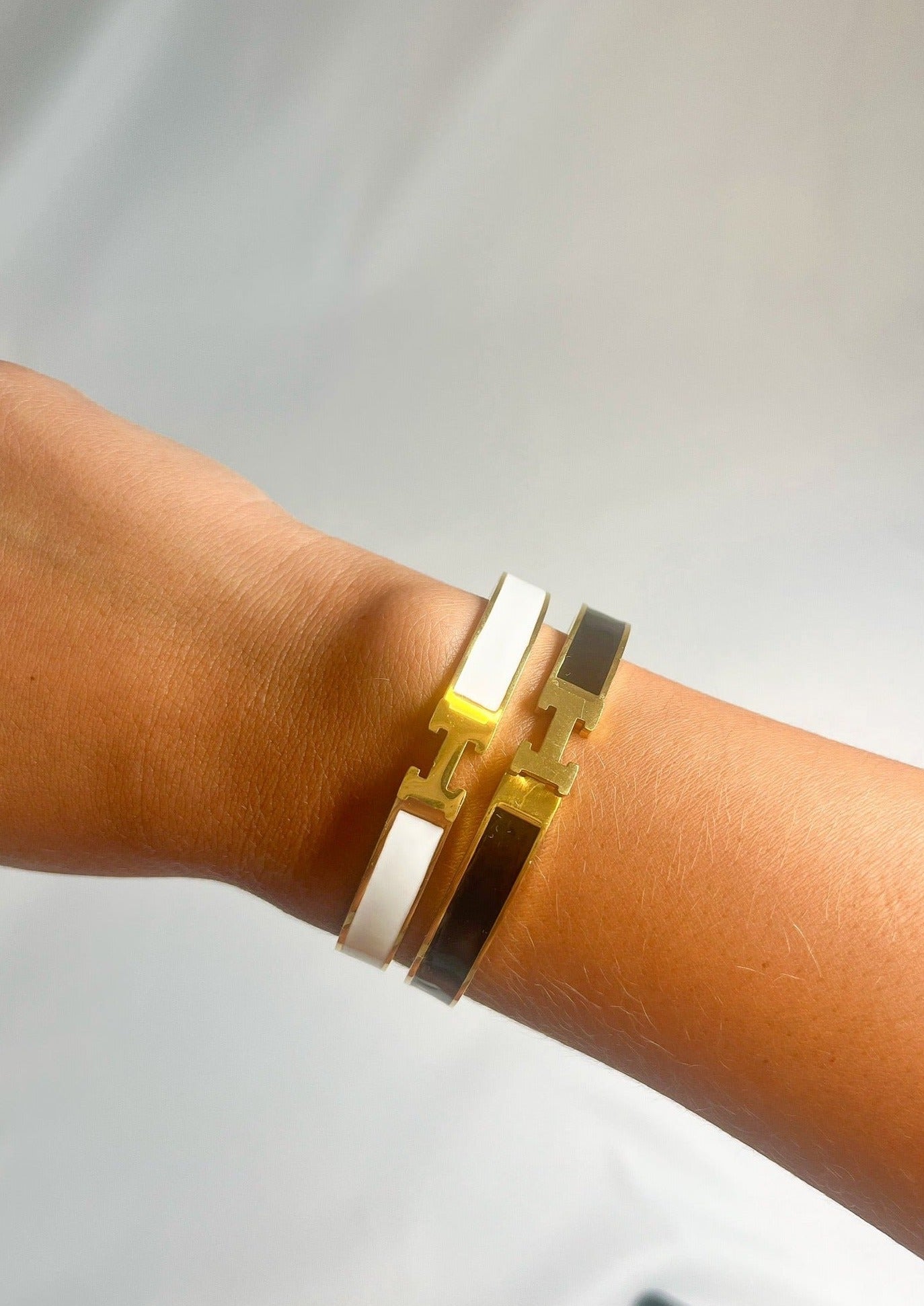 "H" Bracelet - Black